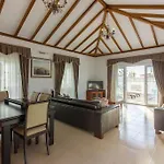 Villa Maya Beautiful 4 Bedroom Villa * كالاو سالفاجي