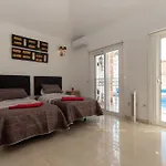 Villa Maya Beautiful 4 Bedroom Villa فيلة