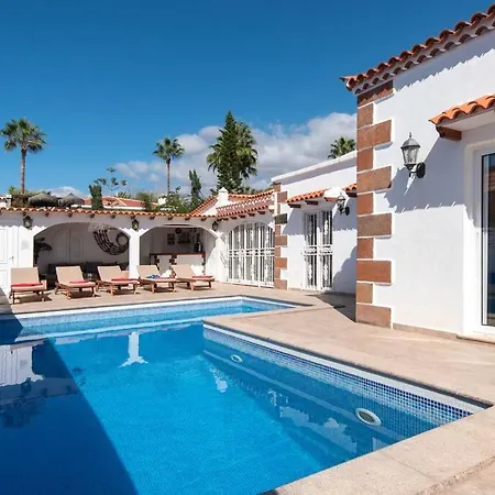 Villa Maya Beautiful 4 Bedroom Villa كالاو سالفاجي