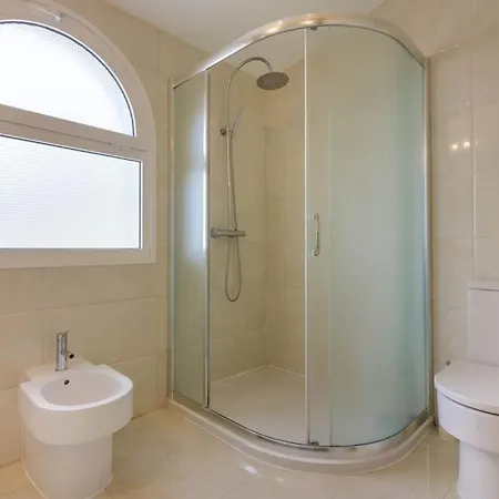 Maya. Attractive Modern 4 Bedroom Вилла *