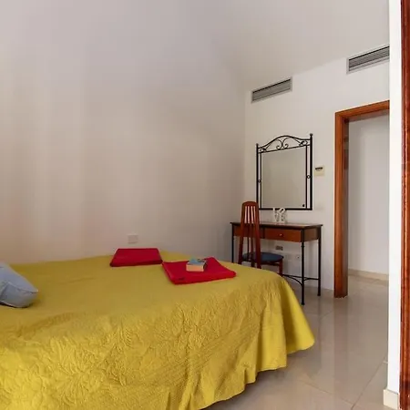 Вилла Maya. Attractive Modern 4 Bedroom